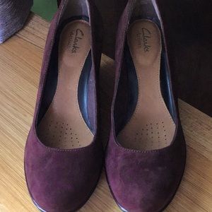 Clark Burgandy suede shoes